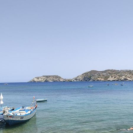 Komissa΄s Beach House Agia Pelagia  Exterior foto
