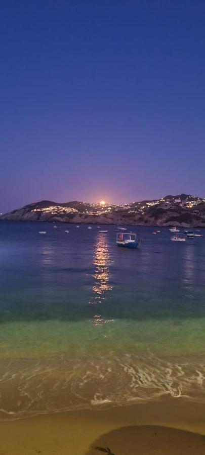 Komissa΄s Beach House Agia Pelagia  Exterior foto