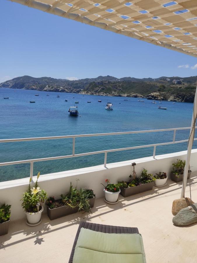 Komissa΄s Beach House Agia Pelagia  Exterior foto