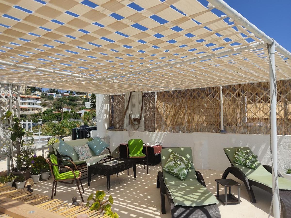 Komissa΄s Beach House Agia Pelagia  Exterior foto