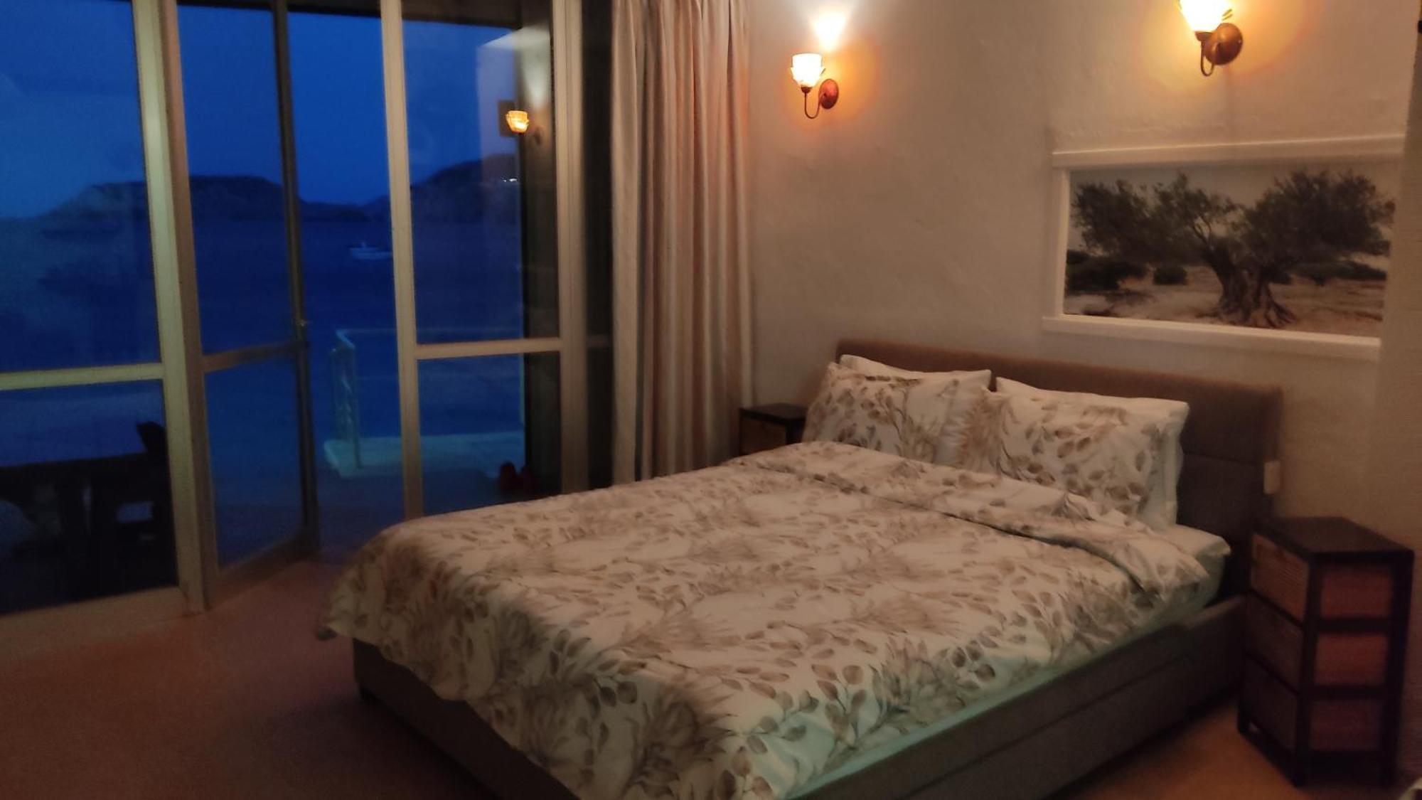 Komissa΄s Beach House Agia Pelagia  Exterior foto