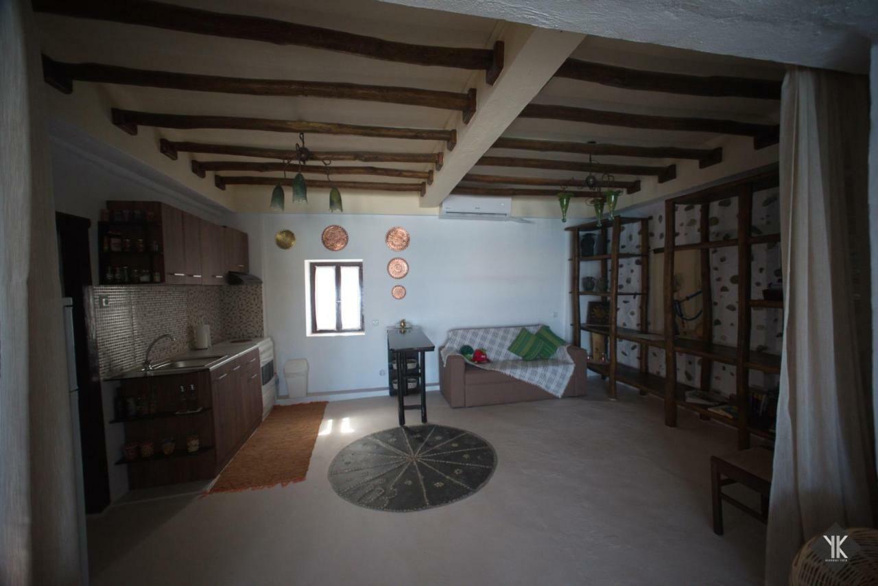 Komissa΄s Beach House Agia Pelagia  Exterior foto