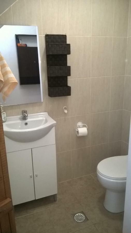 Komissa΄s Beach House Agia Pelagia  Exterior foto
