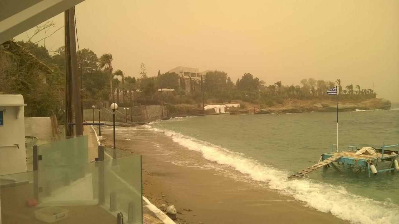 Komissa΄s Beach House Agia Pelagia  Exterior foto