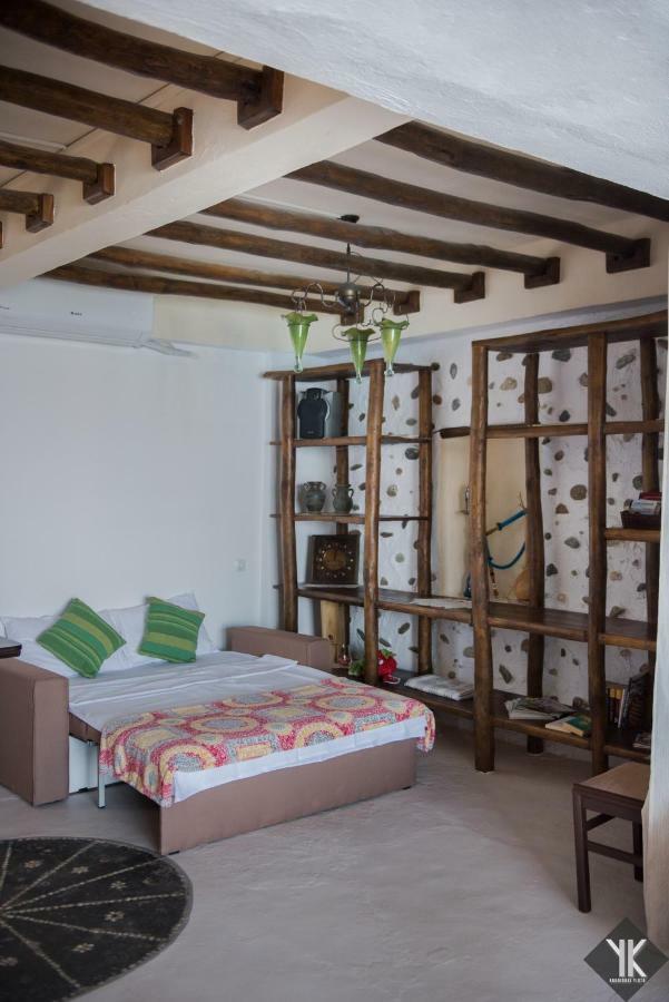 Komissa΄s Beach House Agia Pelagia  Exterior foto