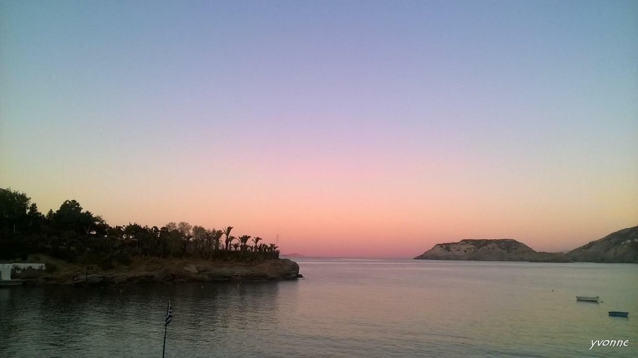 Komissa΄s Beach House Agia Pelagia  Exterior foto