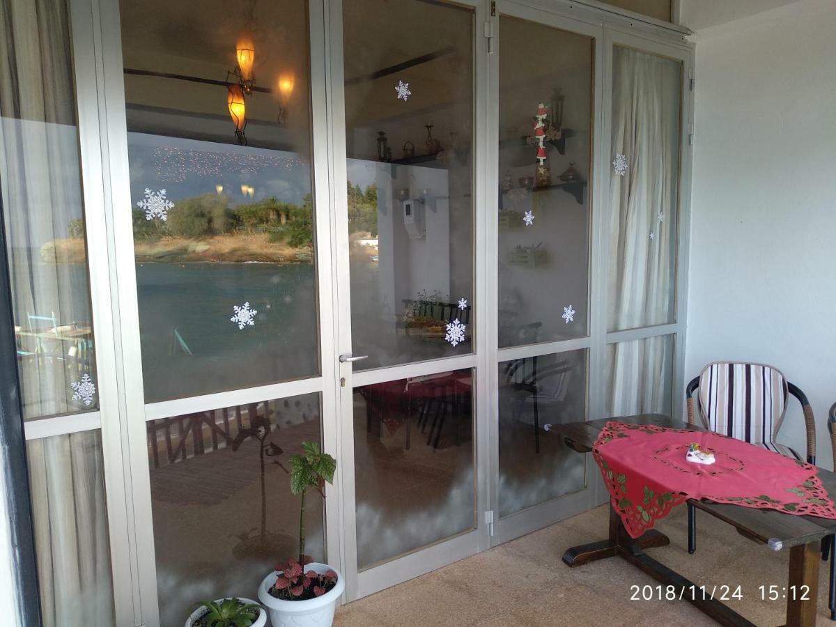 Komissa΄s Beach House Agia Pelagia  Exterior foto