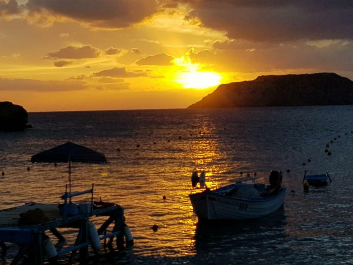 Komissa΄s Beach House Agia Pelagia  Exterior foto
